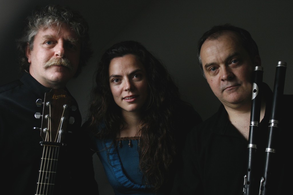Marthe Vassallo, Gilles Le Bigot & Jean-Michel Veillon en concert au Kulturforum de Kiel @ Kulturforum Kiel