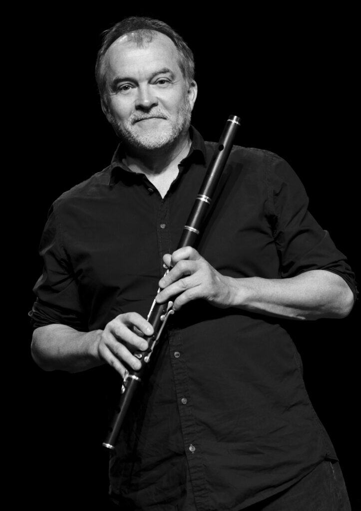Concert solo de flûte traversière en bois à la Chapelle Ste-Anne de Trégastel @ Chapelle Ste-Anne des Rochers