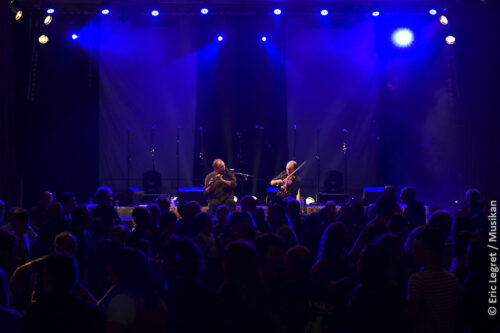 Jean-Michel Veillon & Jacky Molard au Festival du Violon à Plounéour-Menez @ Fest-noz du Festival du Violon (sous chapiteau)
